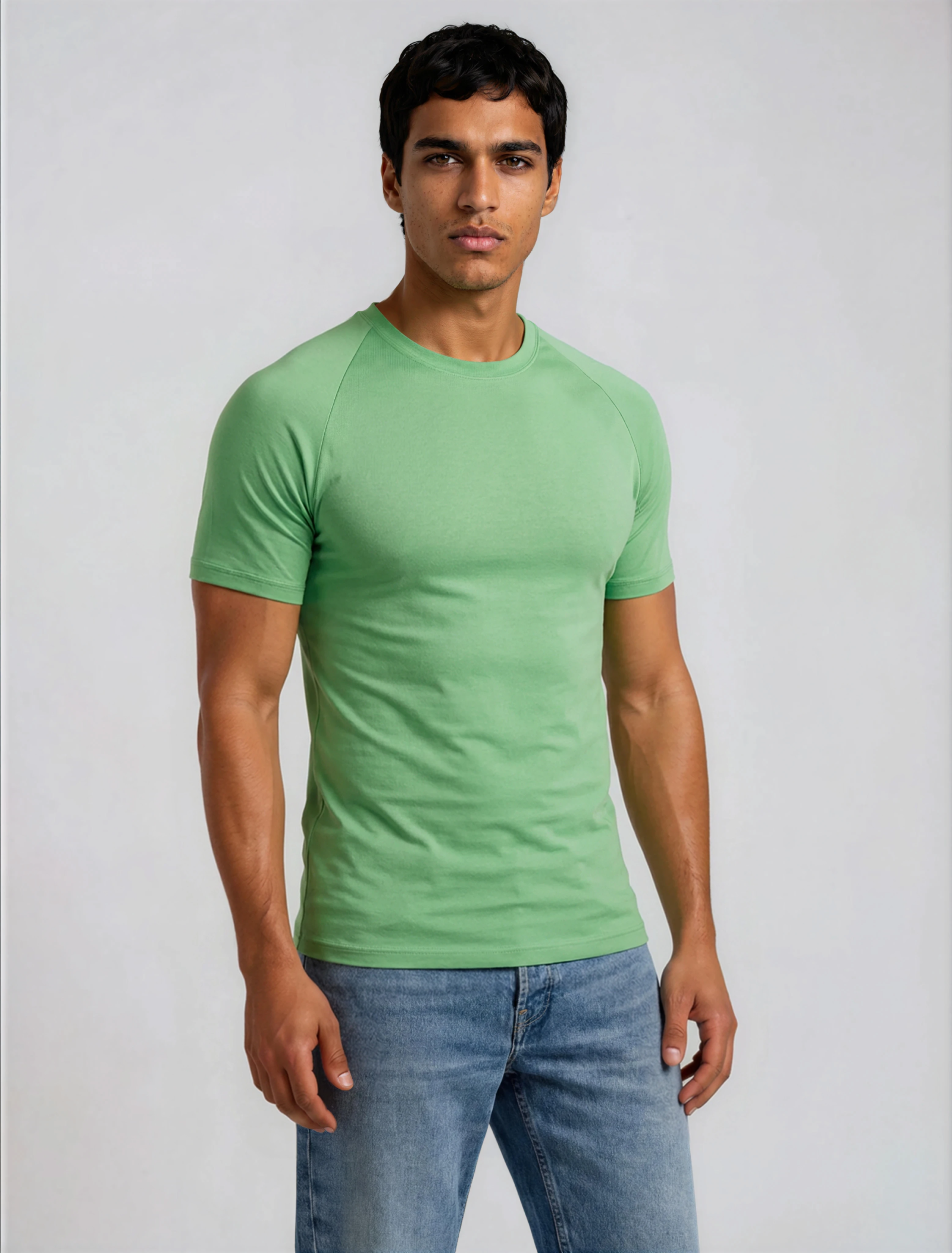 Men's basic fitted short sleeve t-shirt in green, front view